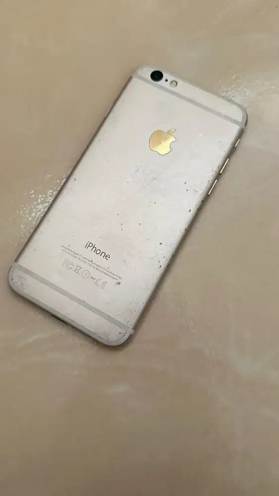 Dijual iPhone 6s kondisi apa adanya.