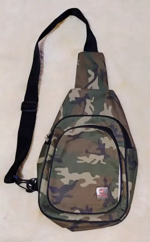 Tas Slempang Motif Army Seken Bagus