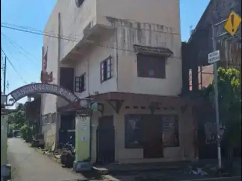 Ruko Strategis 3 Lantai di Jalan RE Martadinata