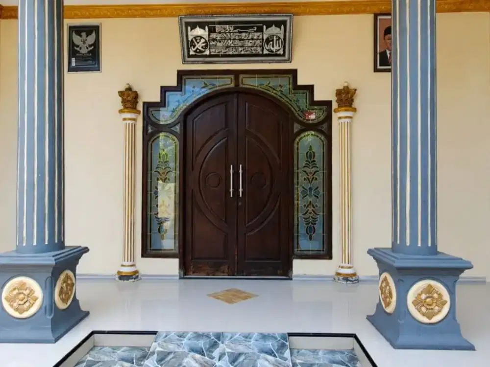 DIJUAL CEPAT Rumah Mewah 3 Lantai dengan Posisi Hoek yang Strategis di Perumahan Kirana, Cibitung