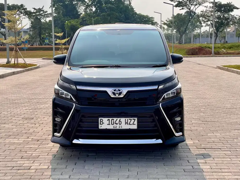 Toyota Voxy 2.0 matic 2020