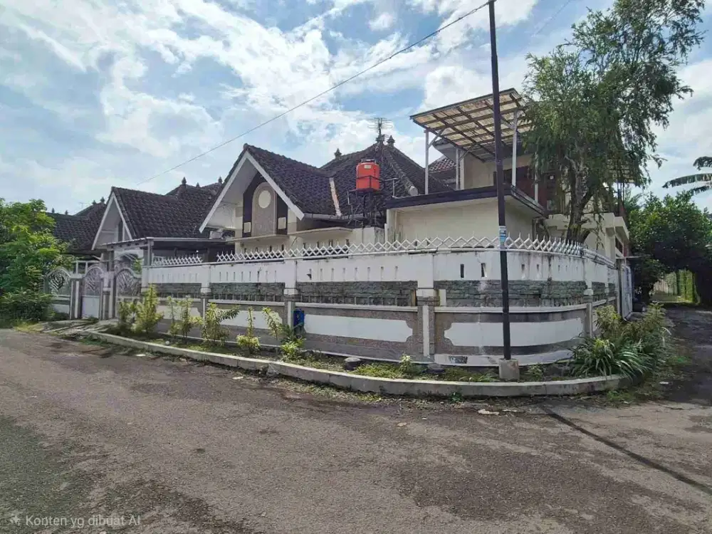 Rumah Pojok Luas 243 m² di Cluster Poros Candi Panggung Soekarno-Hatta Suhat.