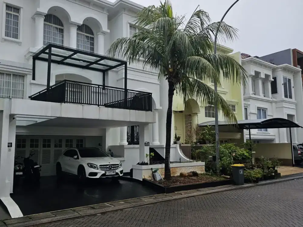 Dijual Rumah Flamboyan PIK 3Lt Uk 180m2 Kondisi Rapi, Full Renovasi at Jakarta Utara