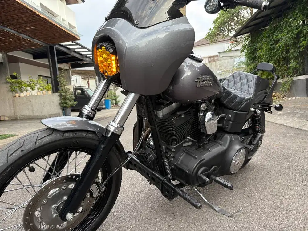 DYNA STREET BOB 2017 HARLEY DAVIDSON KM 25RB ASLI MULUS 275JT NEGO