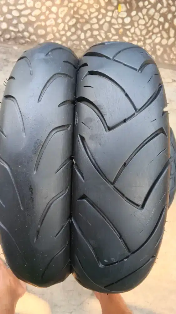 Ban copotan NMAX sepasang ukuran 130/79-110/70 ring 13