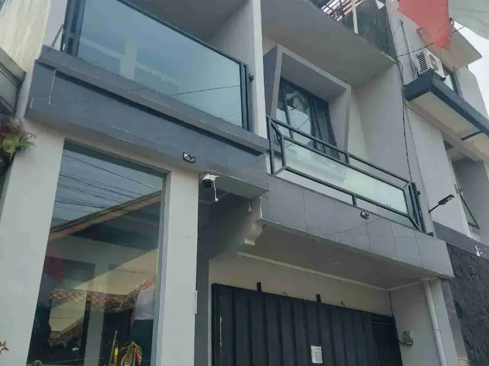 SARIJADI-GERLONG, 3 LANTAI US ROOFTOP, NYAMAN BS JUGA BUAT KANTOR, AREA CLUSTER, PERTAHUN.