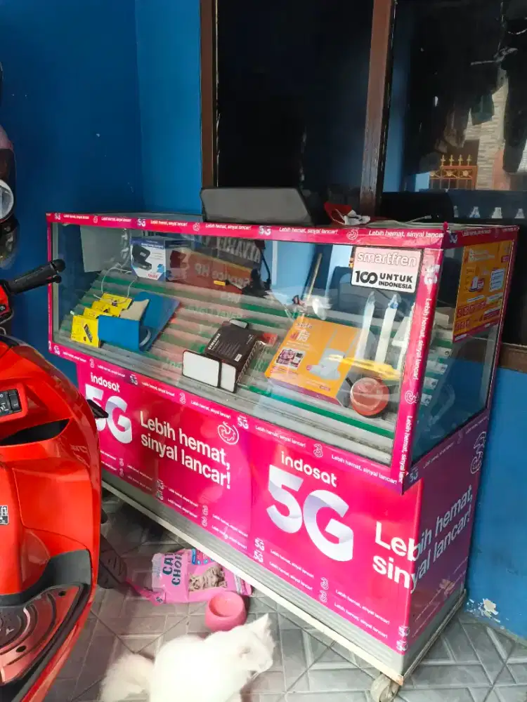 Dijual aja etalase sama besi papan nya gratis