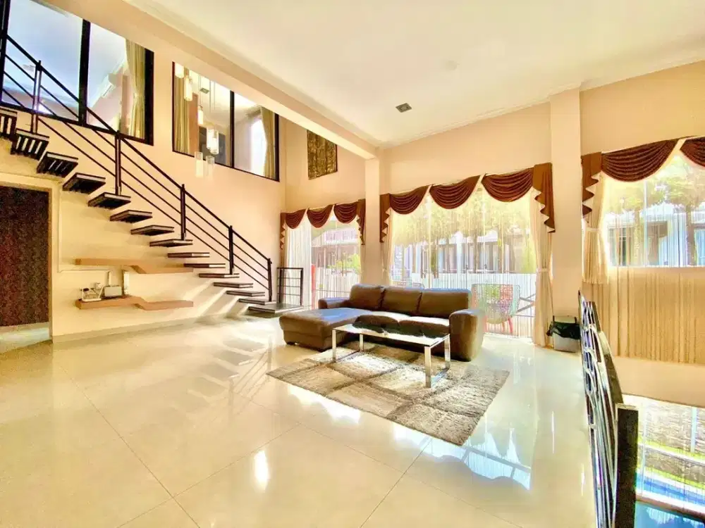 Turun Harga Dago resort, Rumah dengan Kolam renang