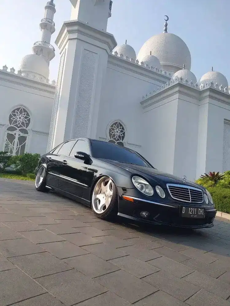 Mercedes-Benz E320 AMG Line 2003 – Panoramic, Airsus, R19