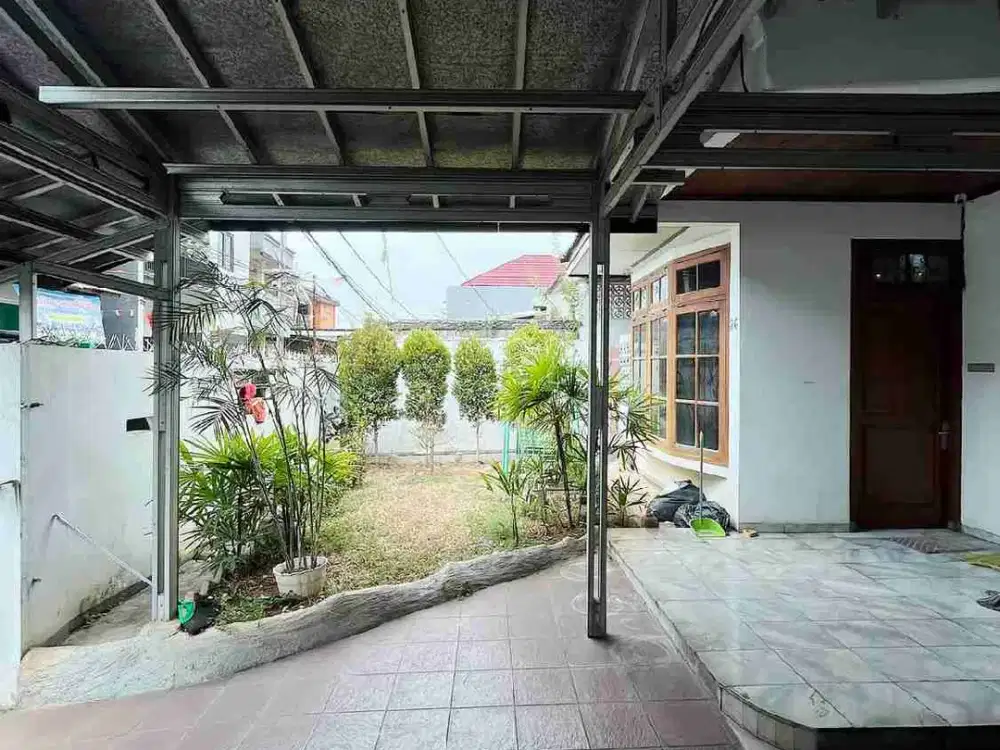 Dijual Rumah Luas Siap Huni di Matraman Jakarta Timur