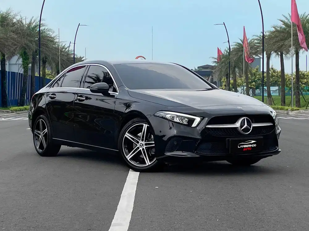 MERCEDES BENZ A200 1.3 PROGRESIVE LINE 2022 VERY LOW ODO HITAM 2023