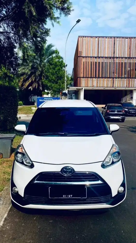 toyota sienta (2017)