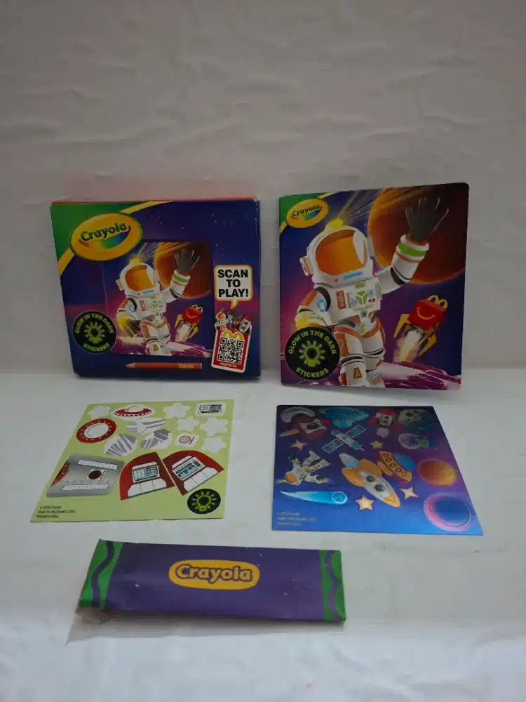 LIMITED EDITION: Crayola Rocket Activity Colouring Book McDonald's