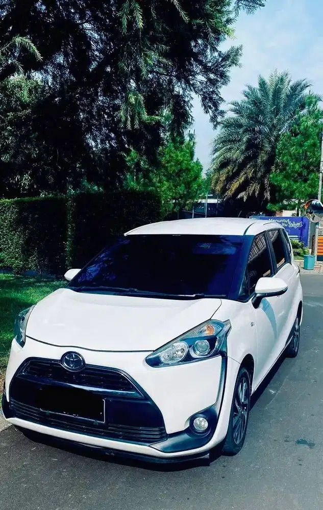 toyota sienta (2017)