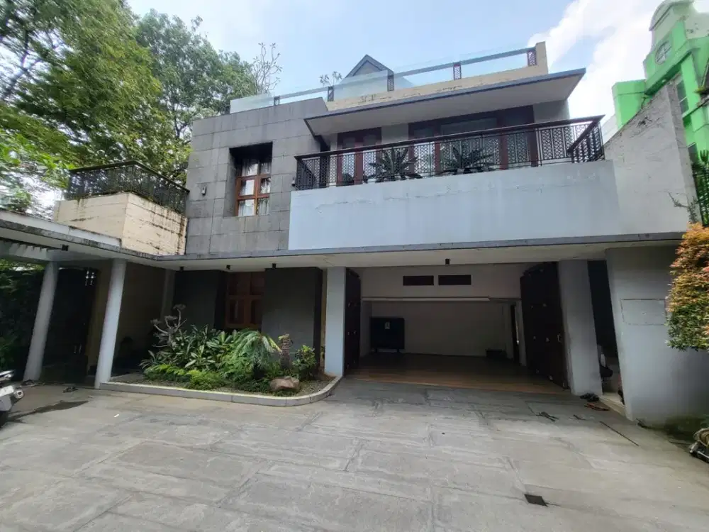 [dibawah Pasar] Rumah Mewah Lokasi Sangat Strategis Dukuh Patra jaksel