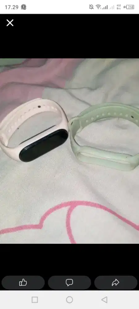 Smartwatch warna hitam