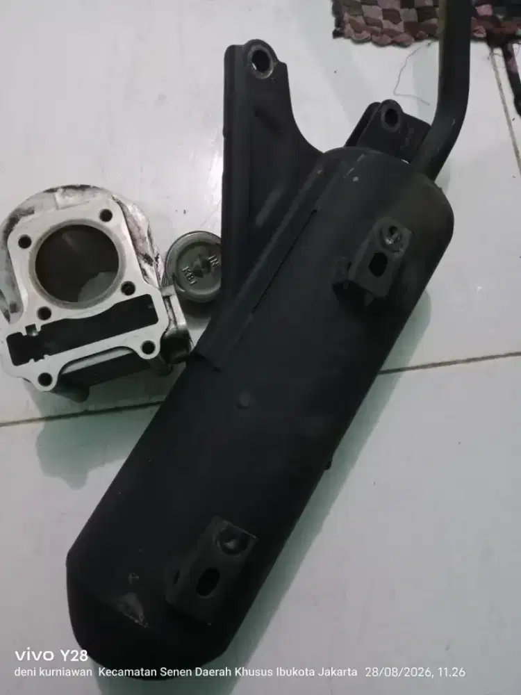 Knalpot dan blok motor beat 2019
