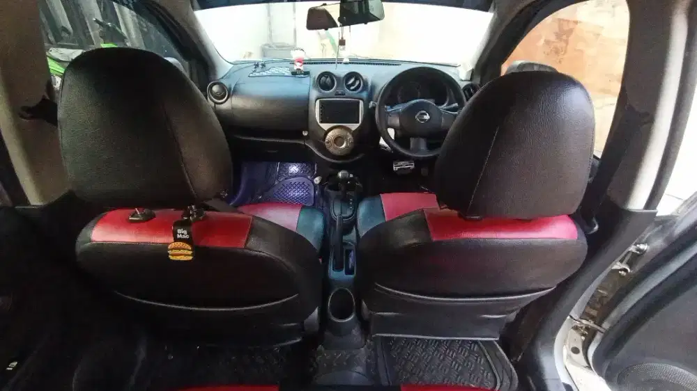 Nissan March 2011 Bensin