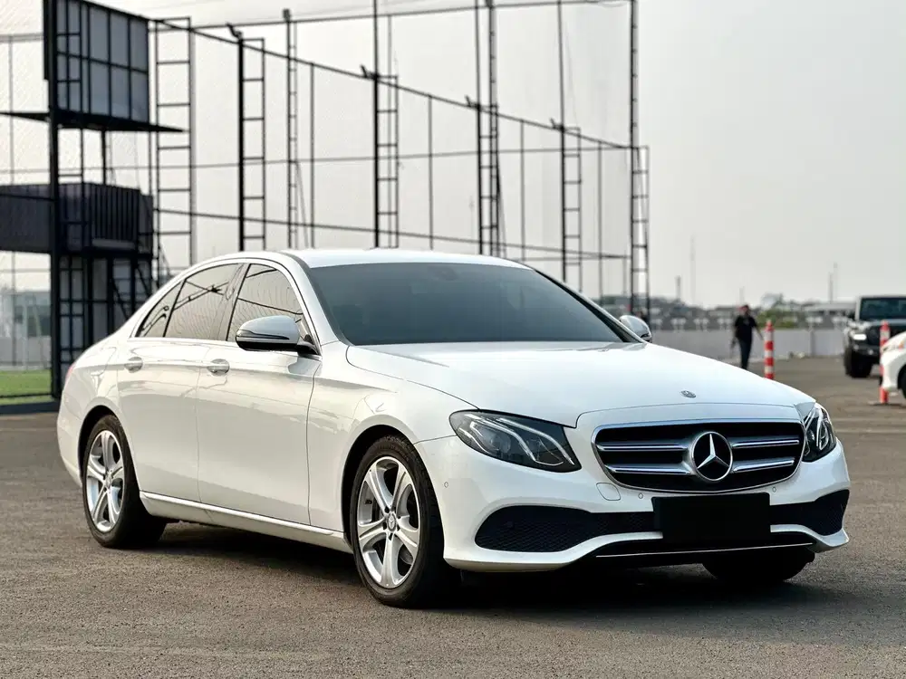 Mercedes benz E250 avantgarde 2017 full ori siap pakai
