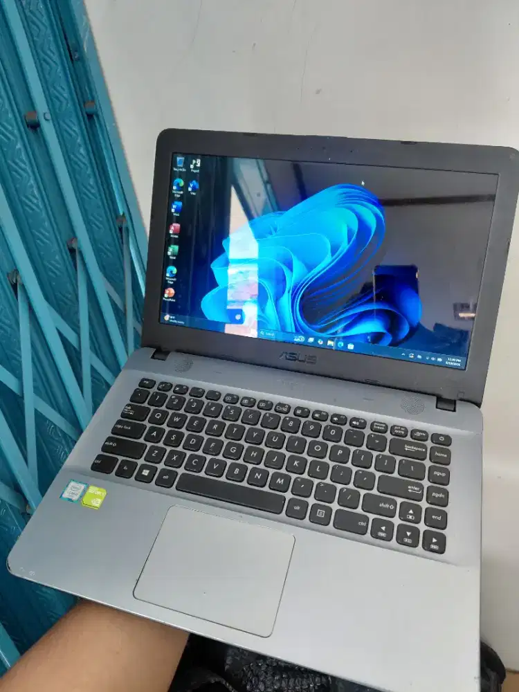 ASUS X441B I3 6006U/4/256SSD NVIDIA MX110