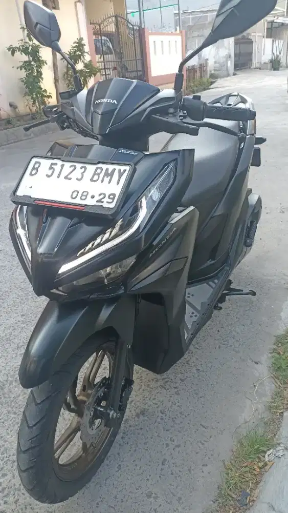 Honda Vario 125 keyles CBS ISS tahun 2024 ( pajak baru 8-2027 ).