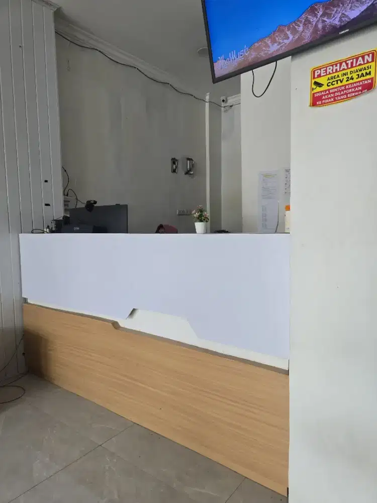 Dijual Meja Counter / Meja Admin Kantor Bekas