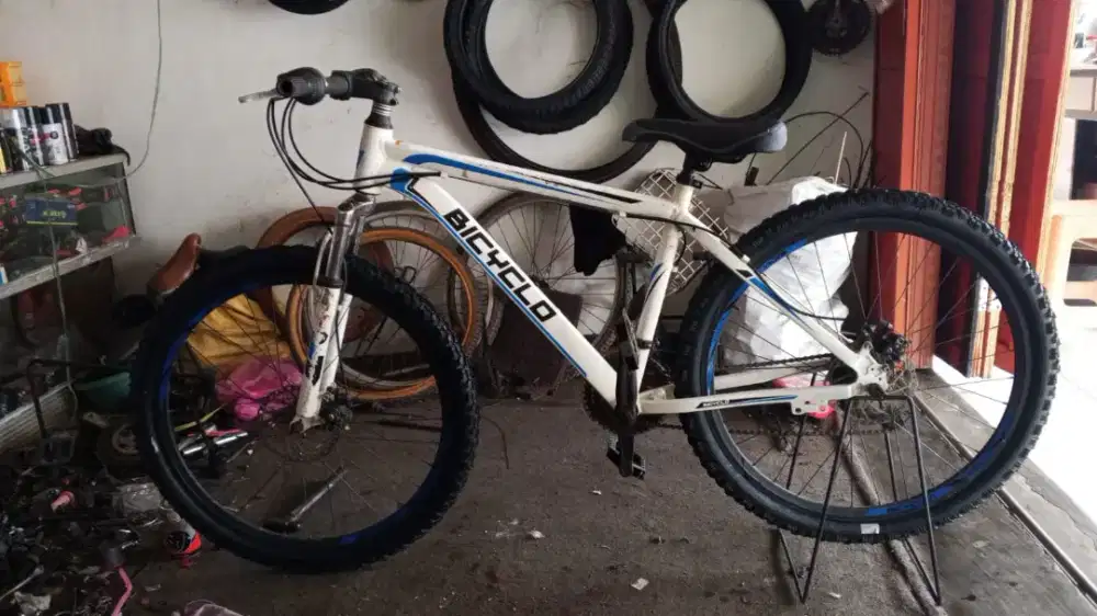 Di jual sepeda gunung uk 26 aloy siap pake