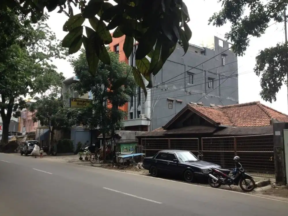 Jalan cihampelas dekat CIWALK