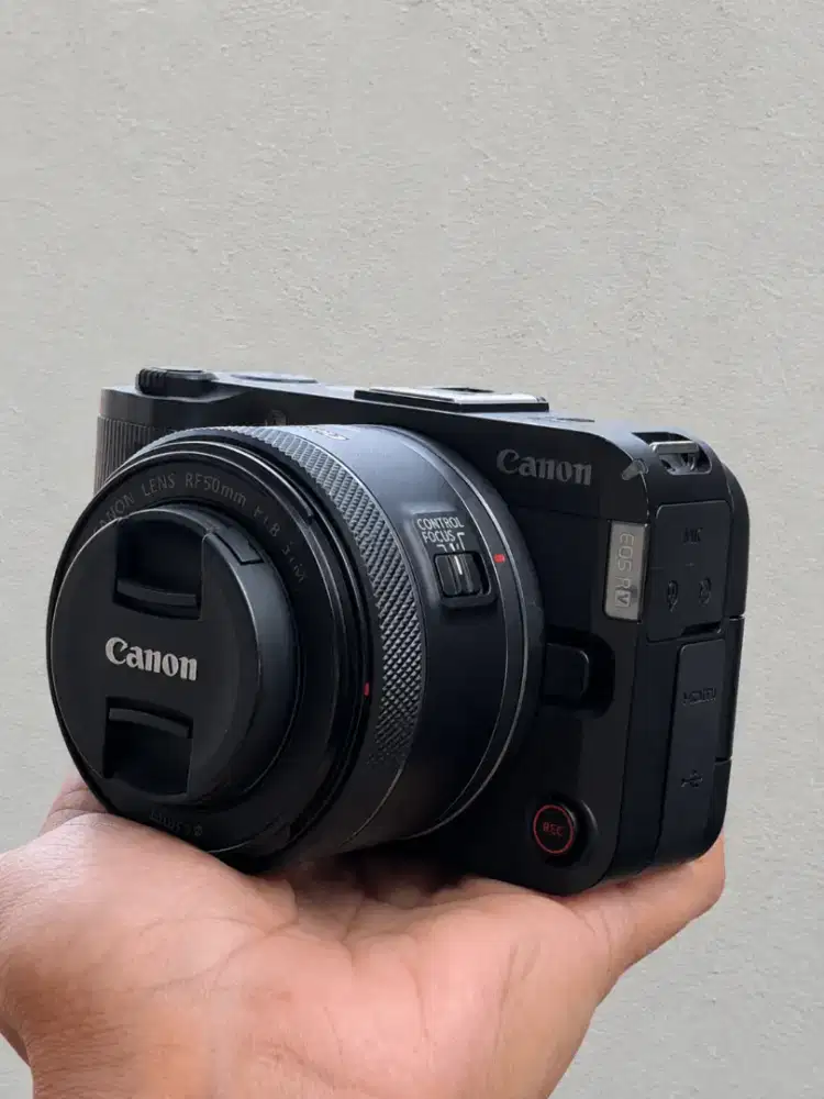 Canon R50v Likenew