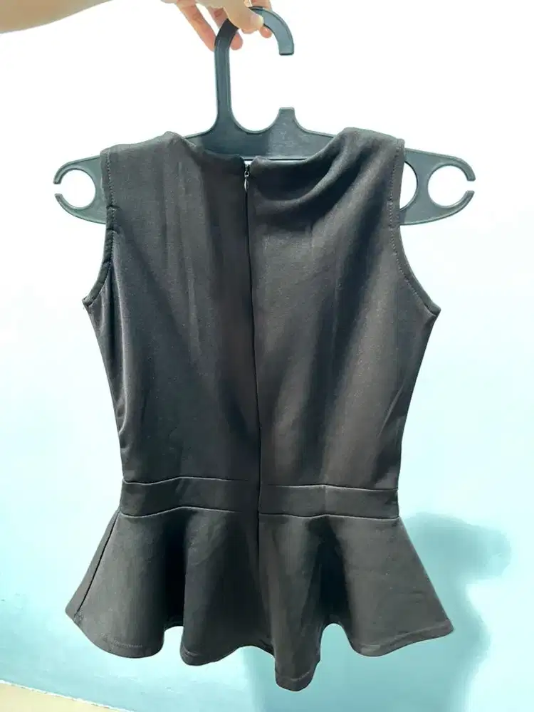 Preloved atasan hitam pekat