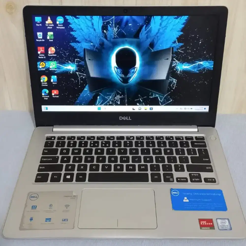 Dell Inspiron 5370 - Core i5 Gen 8 + AMD Radeon + SSD 256GB