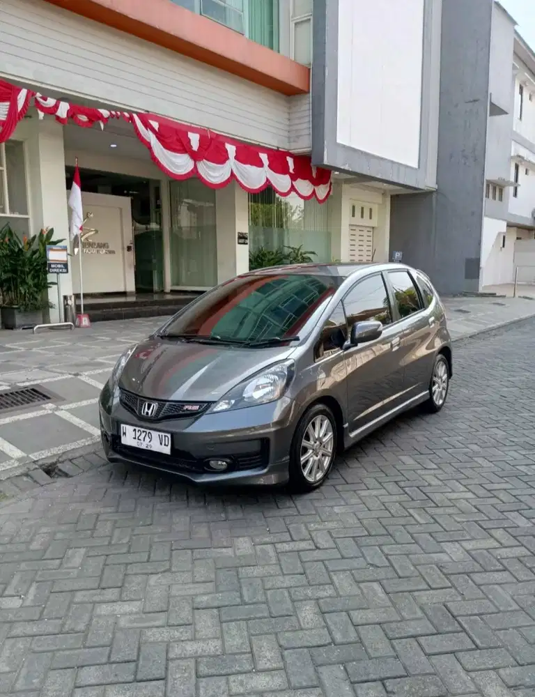 HONDA JAZZ RS  AUTOMATIC 2014 FACELIFT