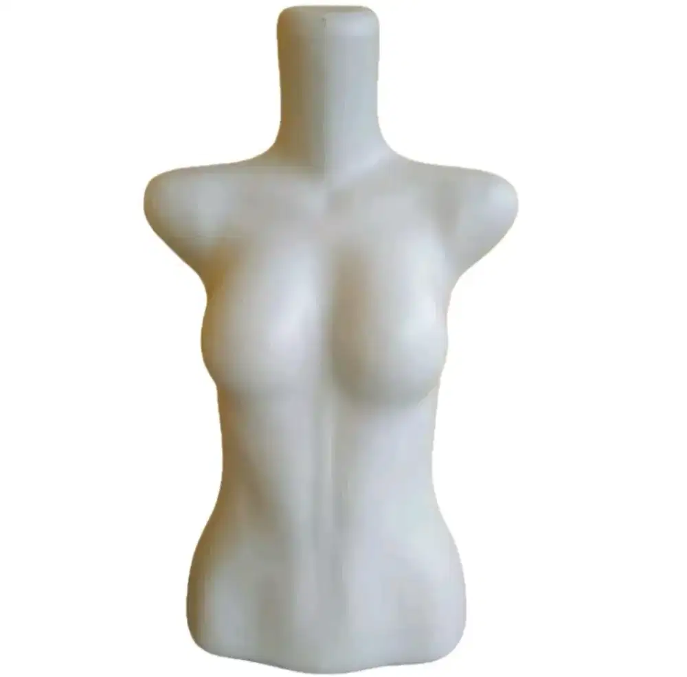 Manekin patung cewek setengah badan.