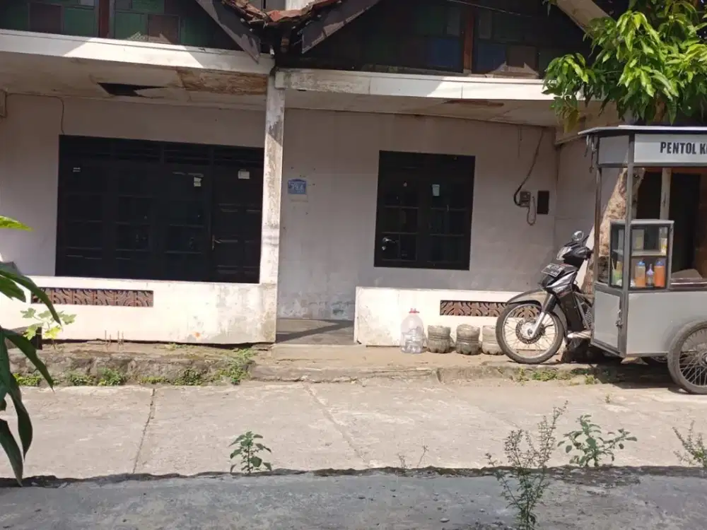 Di jual tanah bonus bangunan kos sederhana di hitung tanah ny saja 3 menit ke UGM