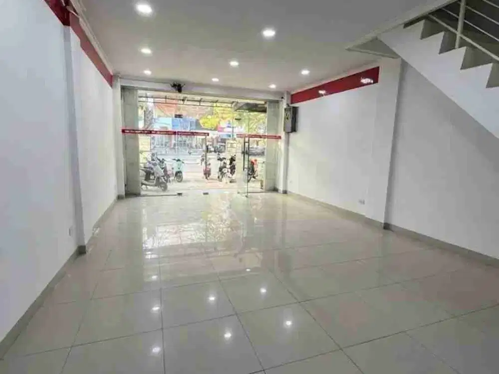Disewakan Ruko 2,5 Lantai Listrik 5.500W di Bulevar Hijau Bekasi