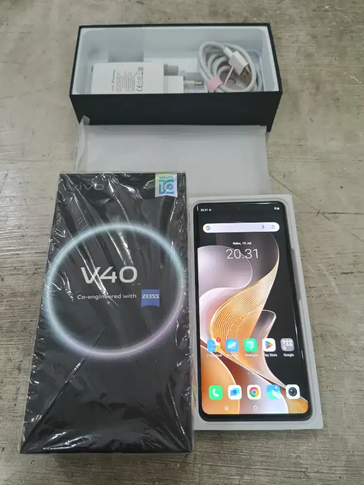 VIVO V40 12/256 SECOND