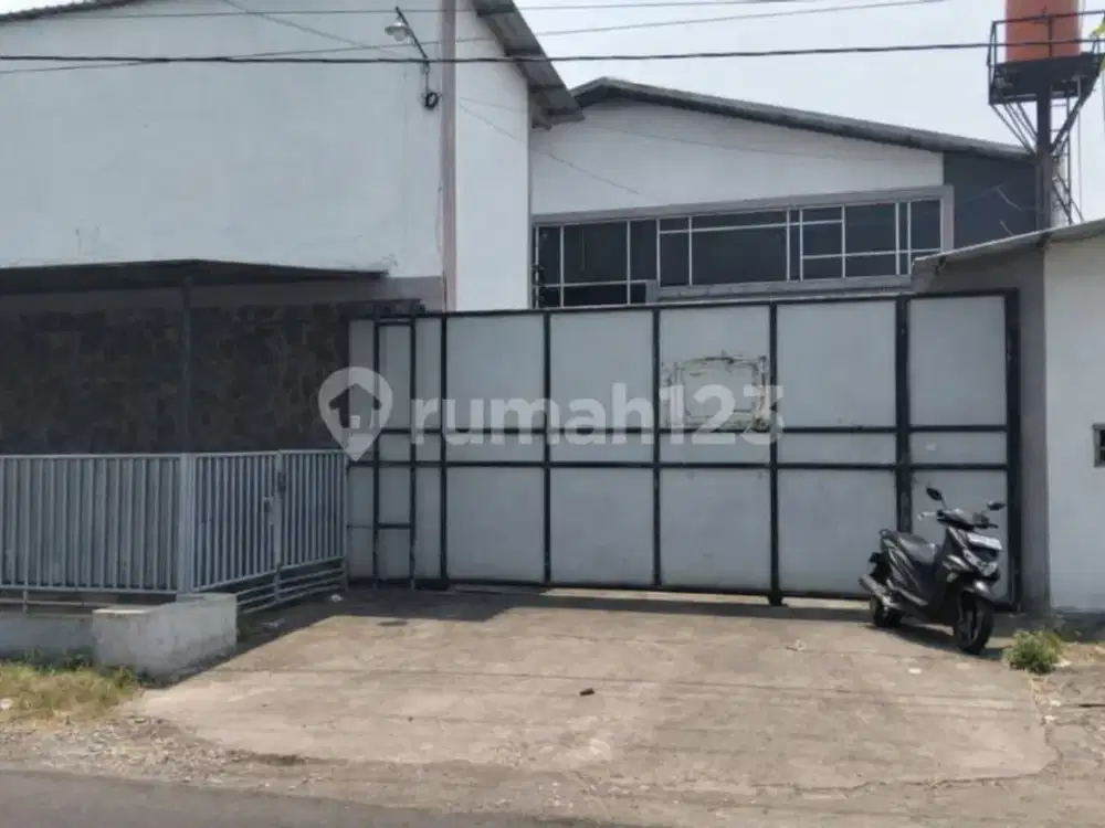 Gudang Bekas Pabrik Snack Daerah Tasikmadu