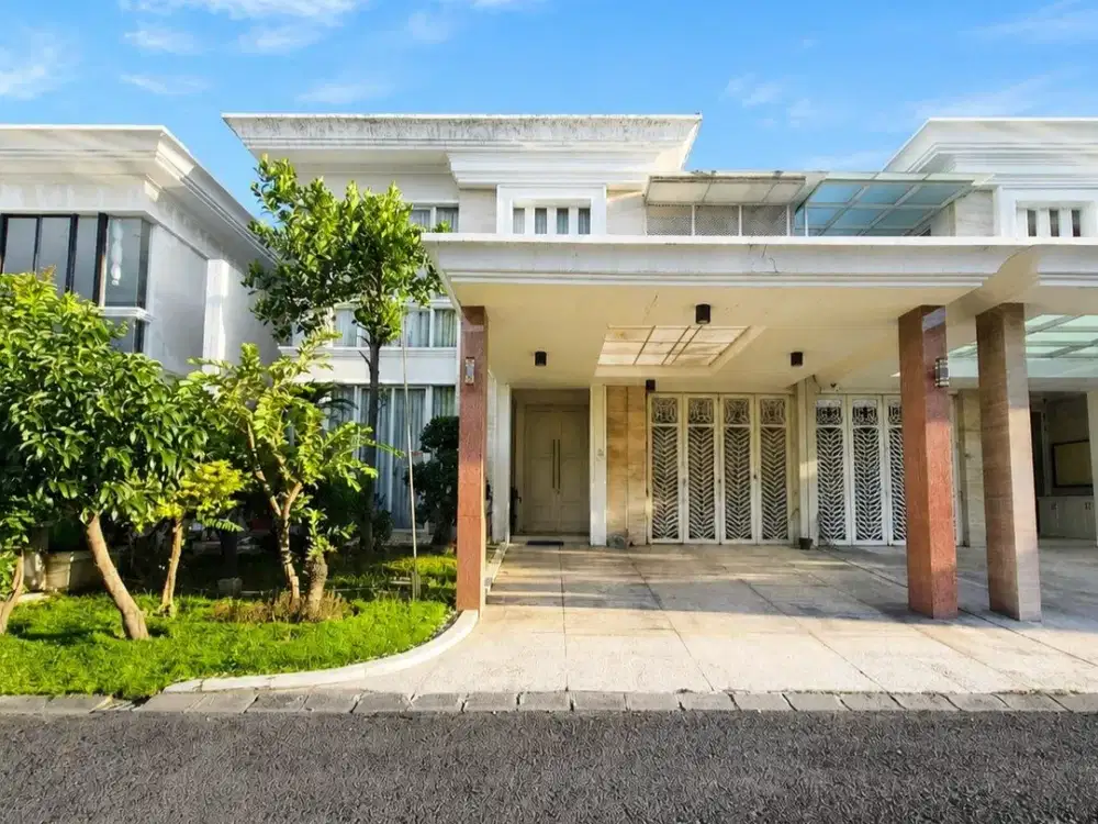 Rumah La Riz, Pakuwon Indah Strategis   • Siap Huni • Garasi 1 • Carport 2