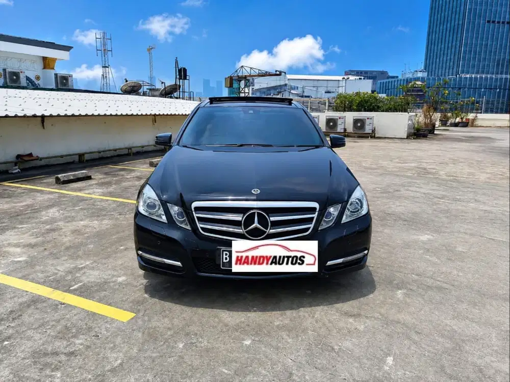 Mercedes Benz E300 Avantgarde Panoramic Tahun 2012 Automatic Hitam