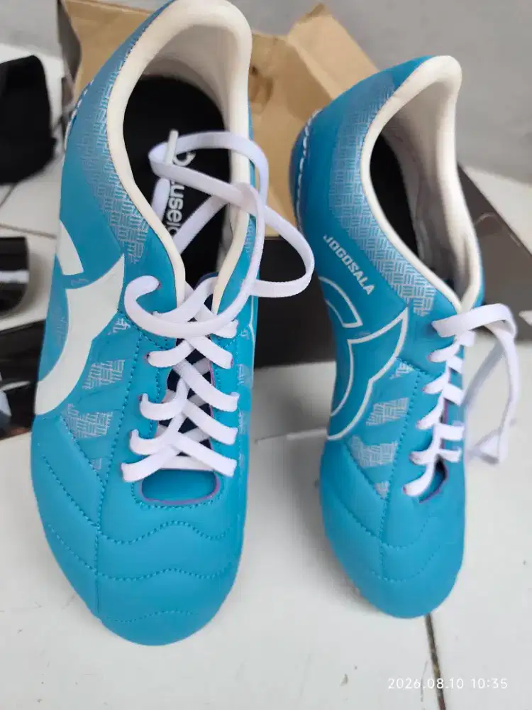Sepatu futsal untuk anak laki laki 8 -9 tahun