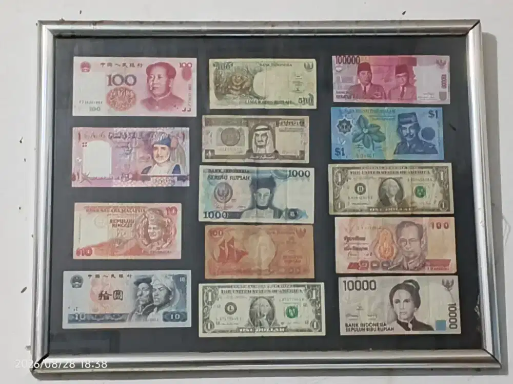 Pajangan Uang Kuno