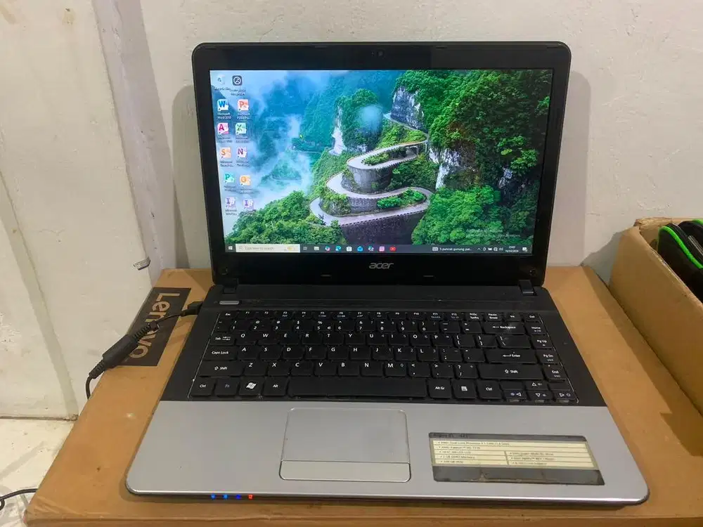 Laptop Acer E1-421