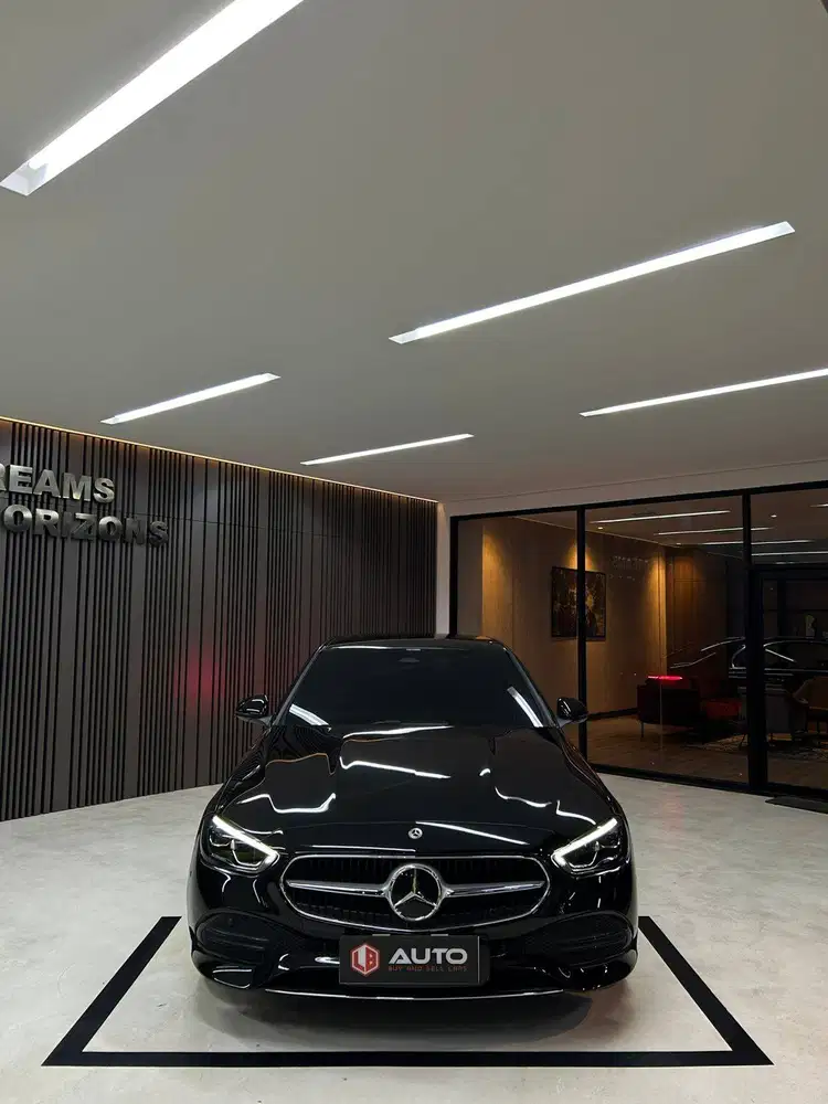 Mercedes Benz C200 2025 Hitam Mercy Km3rb Nik 2024 B22RLE