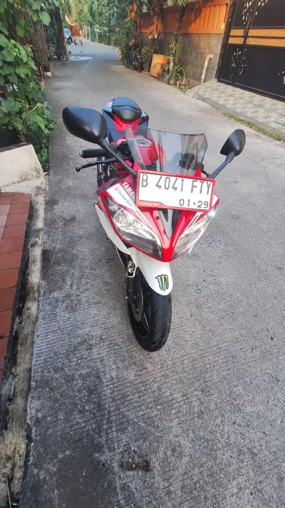 Yamaha R15 V2 (2015)