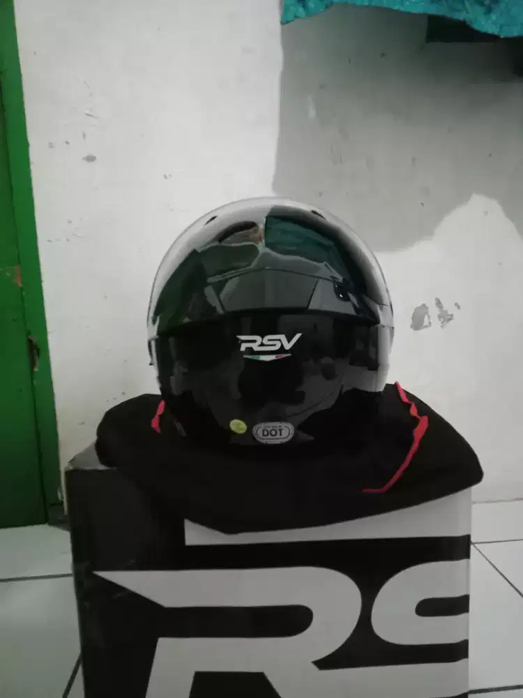 HELM RSV SV300 BLACK GLOSY