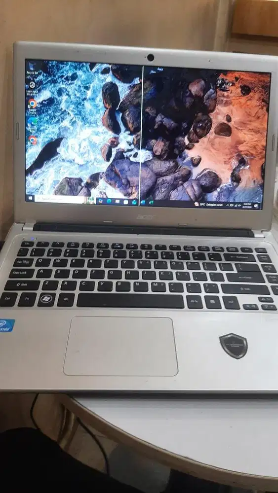 Laptop acer 750k