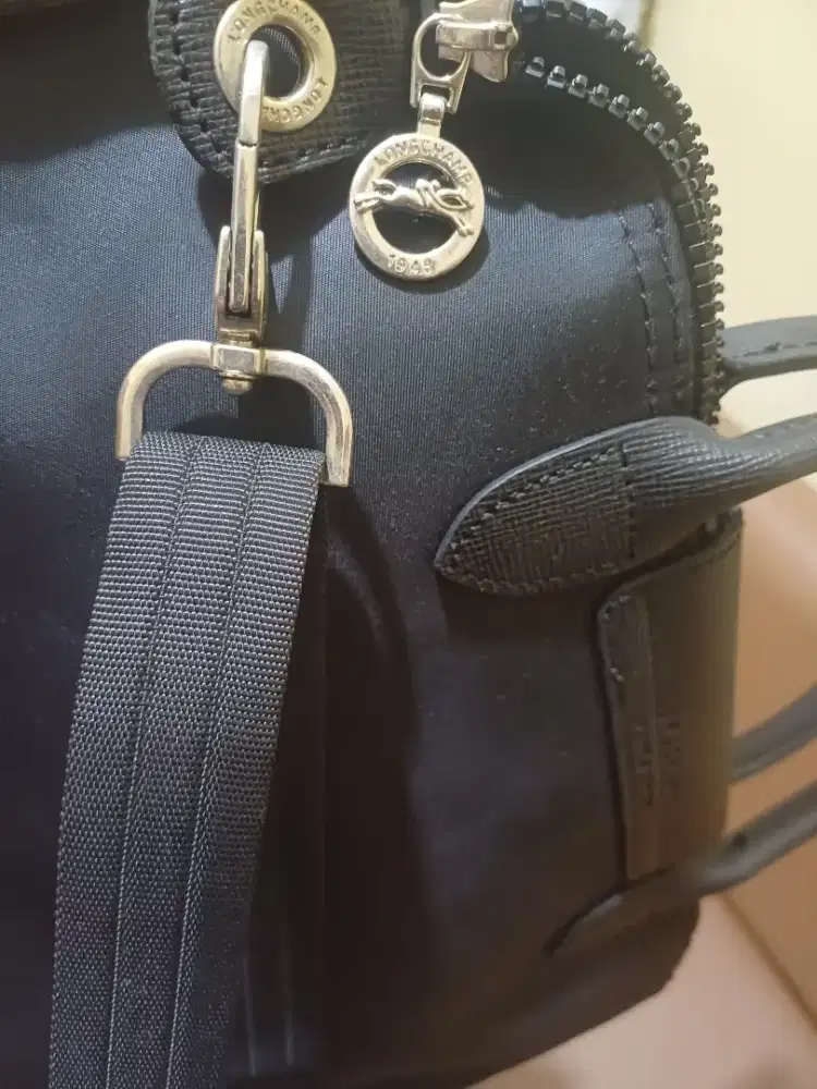 Tas Longchamp hitam