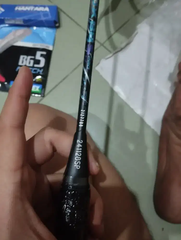 Dijual raket badminton merek YONEX harga 400ribu nego