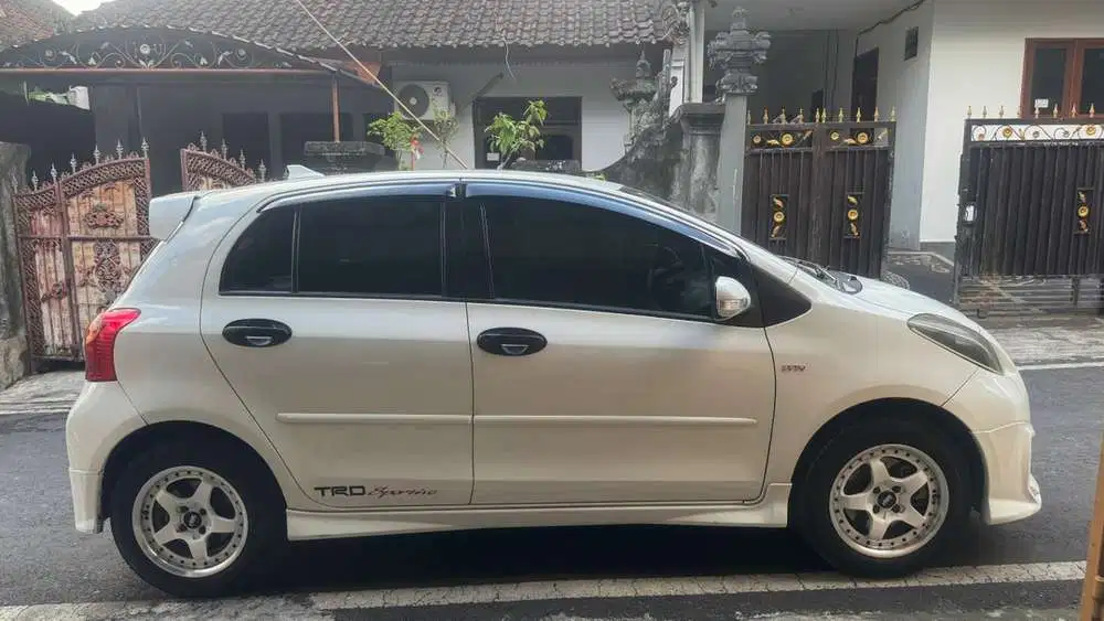 Toyota Yaris 2012