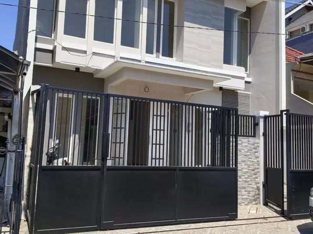 RUMAH BARU GRESS PALING WORTH DI MANYAR , Hadap Utara , Row Jalan Depan 3 Mobil
